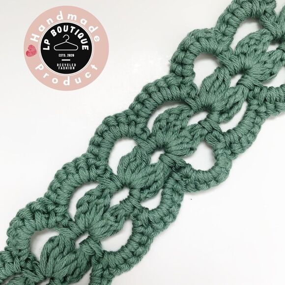 💚Handmade Crochet Headband in Green - Picture 1 of 6